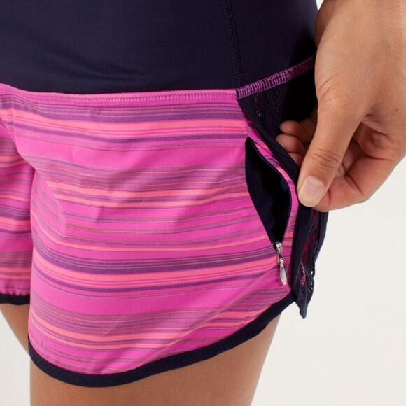 Lululemon Run: Sun Sprinter Short size 4 - Picture 5 of 8